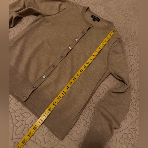 Banana Republic Camel Tan Merino Wool Lightweight Cardigan Sweater, Size M - Picture 5 of 6